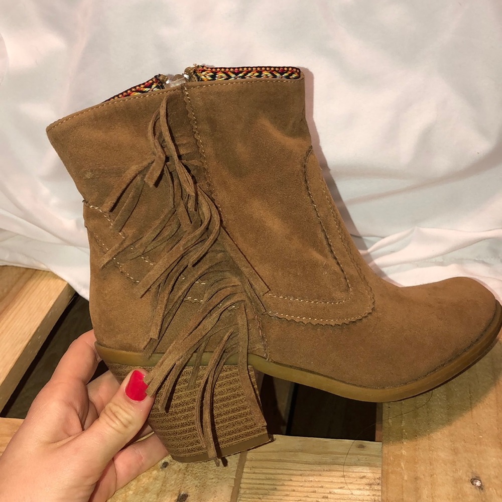 Western Style Boot! - Picture 2 of 4